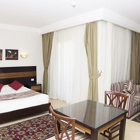 Pyramisa Sunset Pearl Apartments Хургада Екстериор снимка
