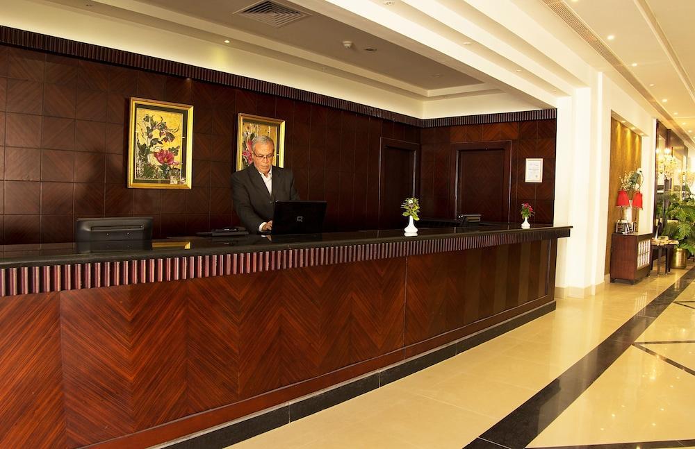 Pyramisa Sunset Pearl Apartments Хургада Екстериор снимка