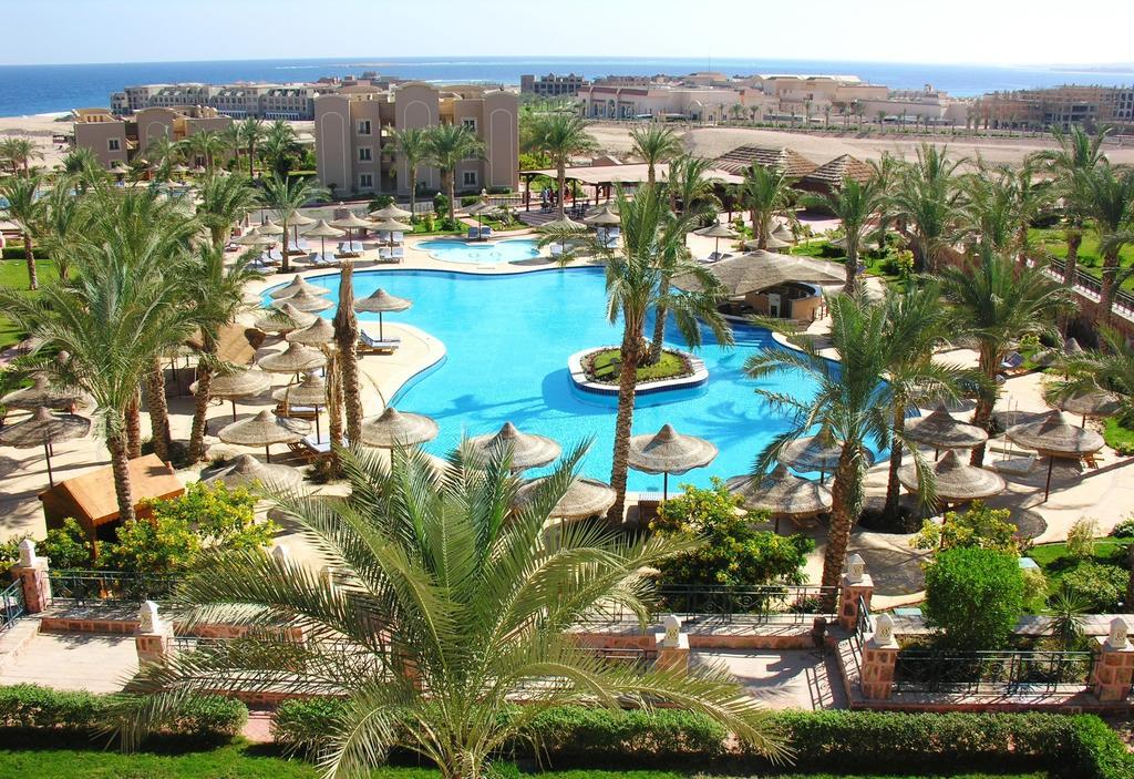 Pyramisa Sunset Pearl Apartments Хургада Екстериор снимка