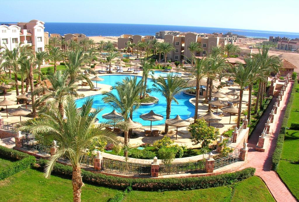 Pyramisa Sunset Pearl Apartments Хургада Екстериор снимка