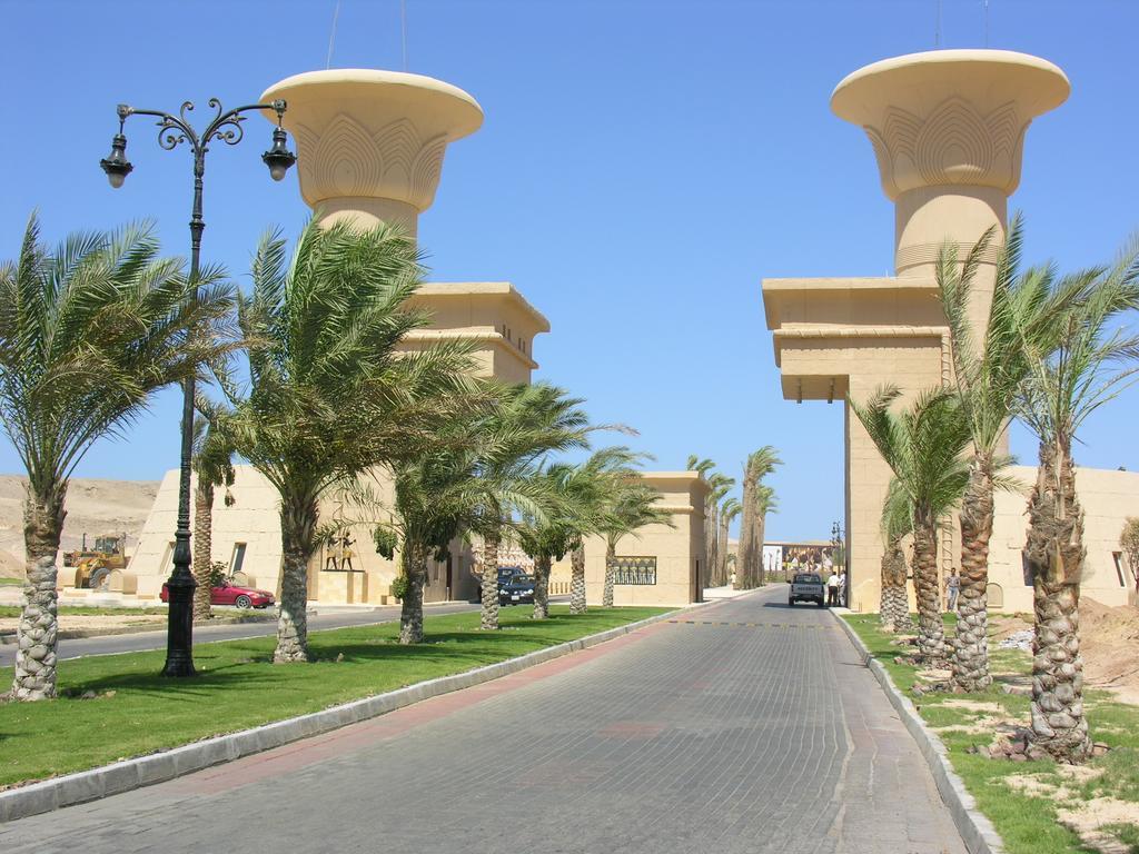 Pyramisa Sunset Pearl Apartments Хургада Екстериор снимка