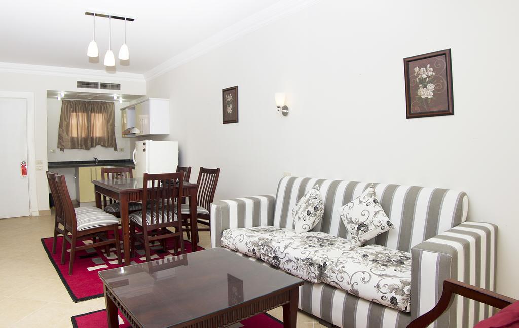 Pyramisa Sunset Pearl Apartments Хургада Екстериор снимка