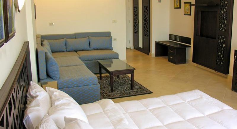 Pyramisa Sunset Pearl Apartments Хургада Екстериор снимка
