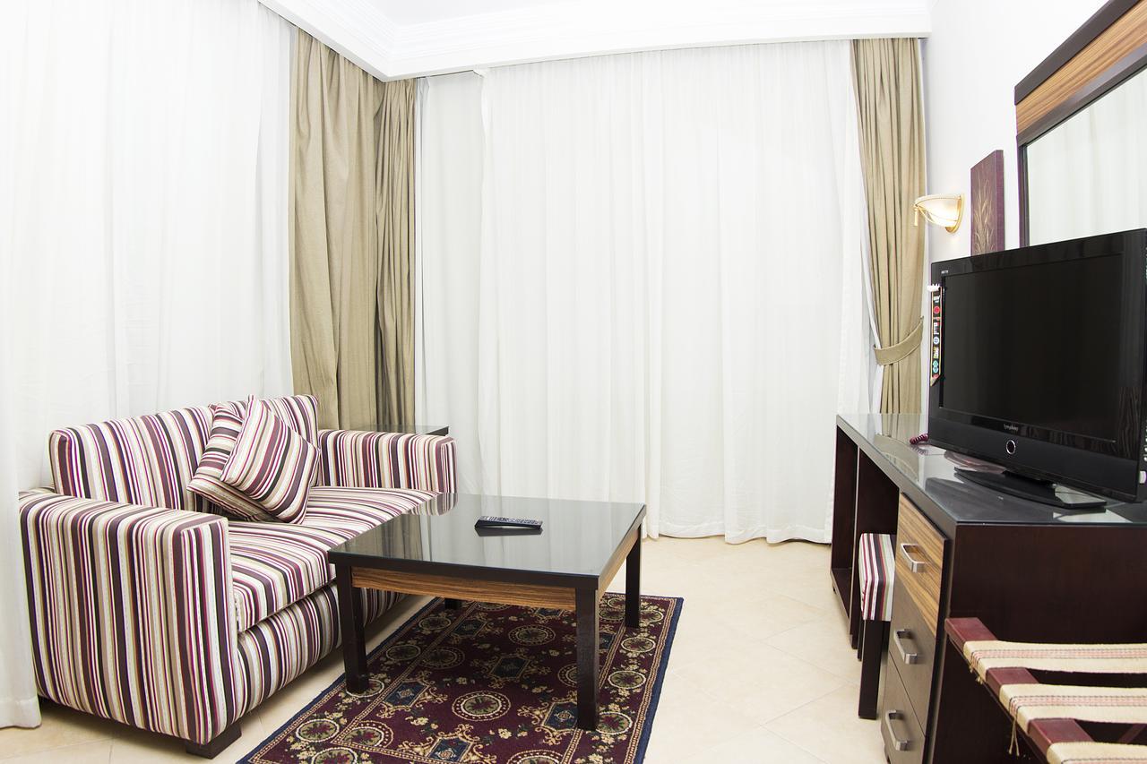 Pyramisa Sunset Pearl Apartments Хургада Екстериор снимка